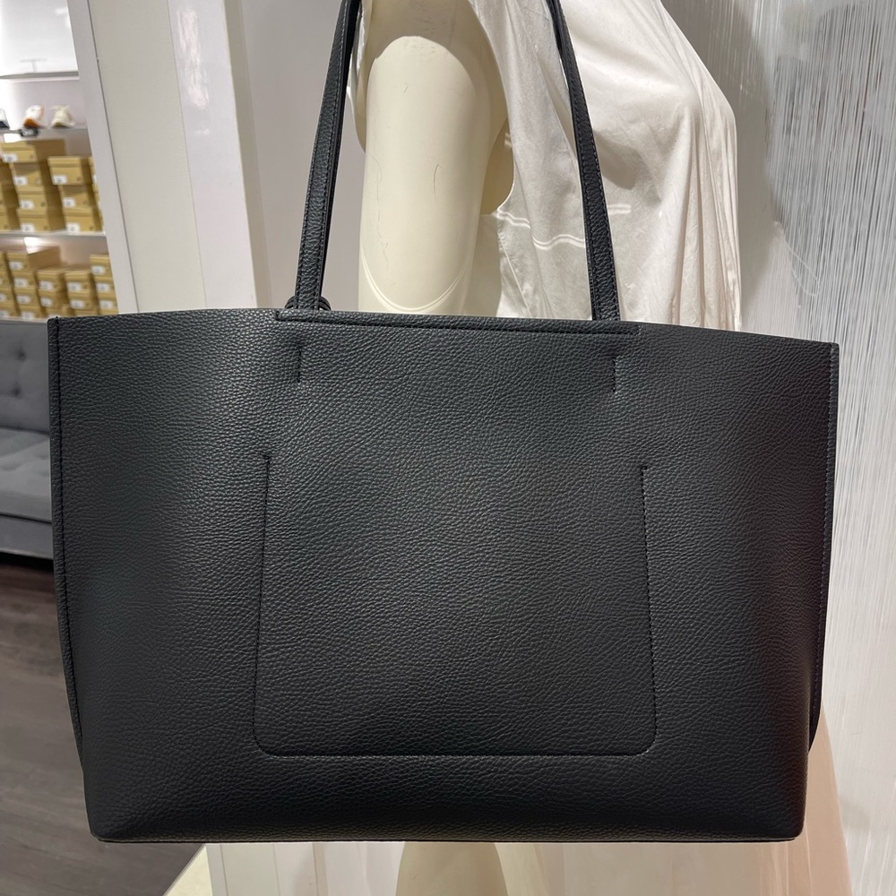 MICHAEL KORS
Evelyn Large EW Top Zip Shoulder Tote Bag 
Black 
NWT 

Live Style - Picture 9 of 16